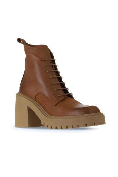 Bueno Shoes حذاء بكعب نسائي من الجلد باللون البني 01wv5401
