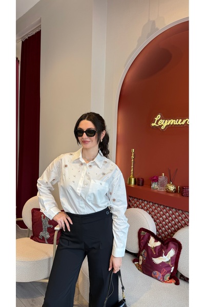 Butik Beyaz gömlek taşlı incili delikli cepli poplin