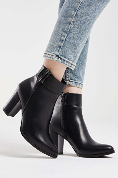 Hayati Arman Women's Zippered Genuine Leather Buckle Detailed Thick Heeled Bo...