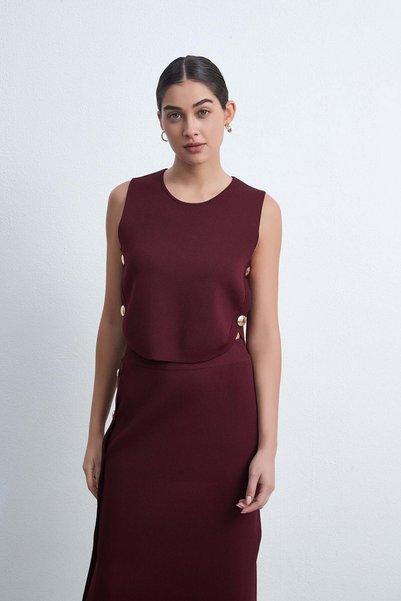 Livia Solid Sleeveless Top