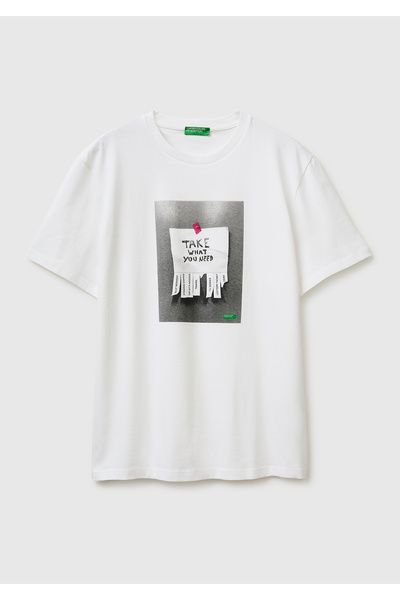 United Colors of Benetton Men's White 100% Cotton Regular Fit Graphic Printed...