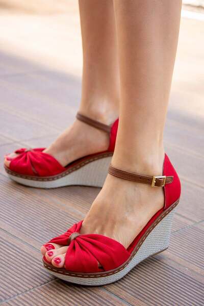 Fox Shoes حذاء نسائي بكعب ويدج أحمر 9674040505