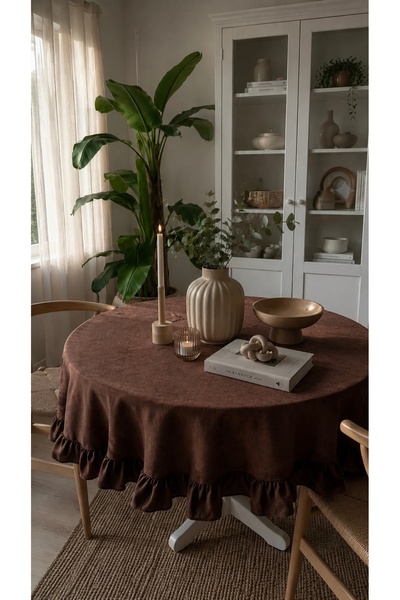 Decamor home Pearl Velvet Textured Dark Brown Ruffled Round Tablecloth (Napki...