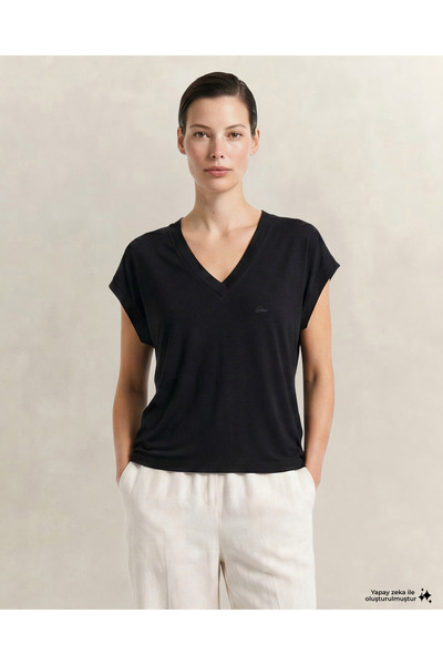 Gant Kadın Siyah V Yaka Regular Fit T-Shirt