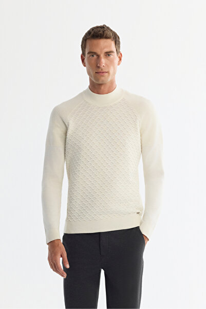 Avva Men's Ecru Half Turtleneck Soft Touch Knitwear Regular Fit Sweater A42Y5023