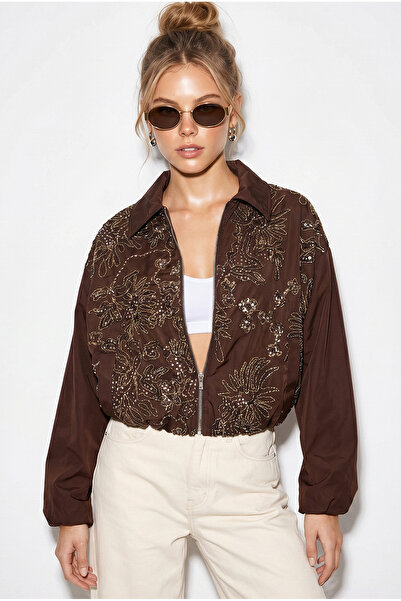 Bianco Lucci Γυναικείο μπουφάν μπόμπερ με κέντημα και λεπτομέρεια από πούλιες...