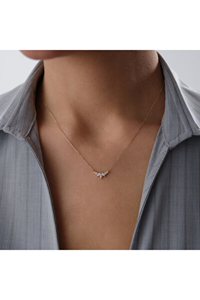 Cherry by Özkonak Kavisli Lotus Figürlü Taşlı Altın Kolye
