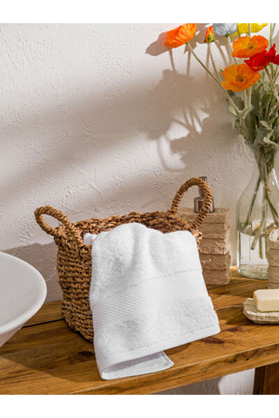 LC Waikiki Rmz Gi̇yi̇m Farkiyla Striped Cotton Face Towel 50X80 cm