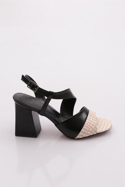 DGN 888 Women's Cross Strap Heeled Shoes