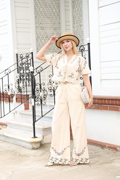 Siyezen Embroidered Cepken Linen Suit with Tie Detail