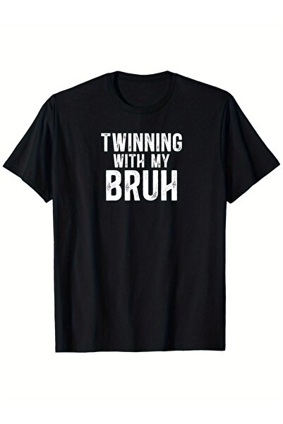Sovae ارتدى أخواني وأنا قمصانًا متطابقة من نوع "Twinning with My Bruh" للصداقة.
