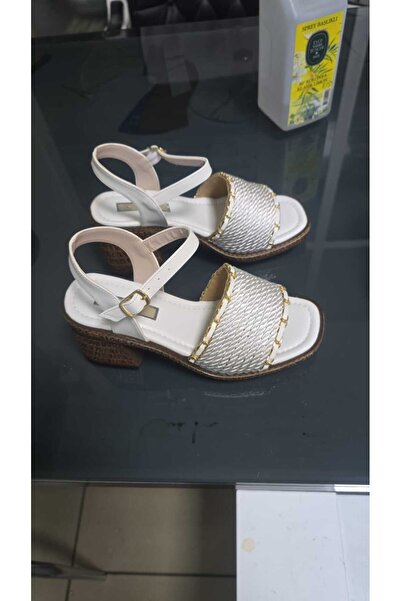 ŞAWURO Overseas Sandals