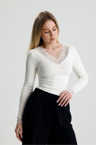 ROSE ARYA White Collar Lace Detailed Long Sleeve Badi