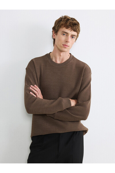 LC Waikiki Trendlucky Men's Sweatshirt with Oval Collar and Contrast