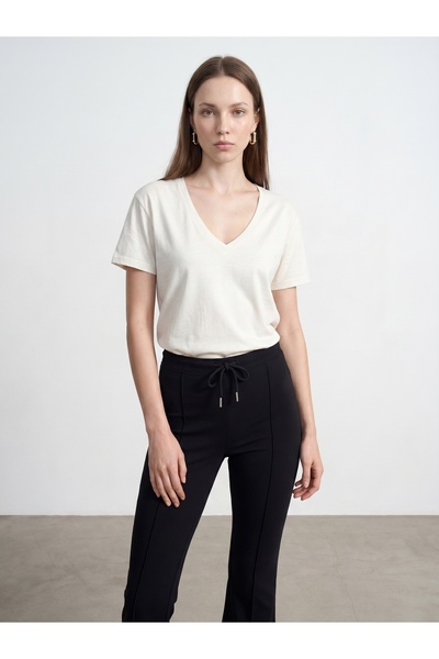 Dilvin 32847 Lyocell Karışımlı V Yaka T-shirt-Ekru