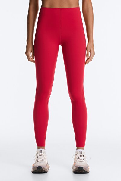 Oysho Extra Compressive core control bilek hizasında tayt