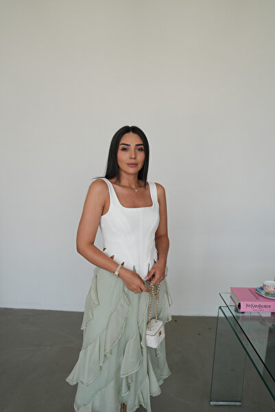 Özge Özgenç Dilimli Balenli Büstiyer