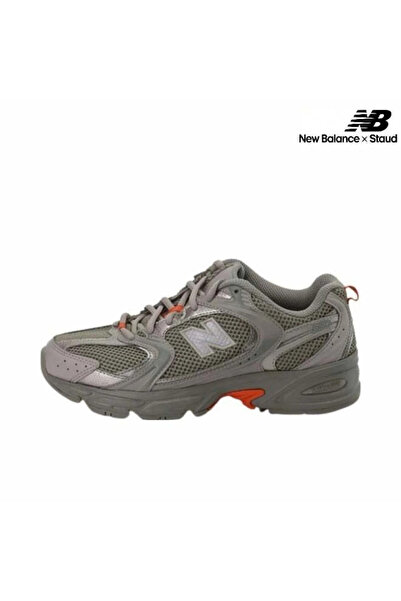 New Balance x Staud حذاء رياضي كاجوال 530 باللون الرمادي/الأخضر الفاتح