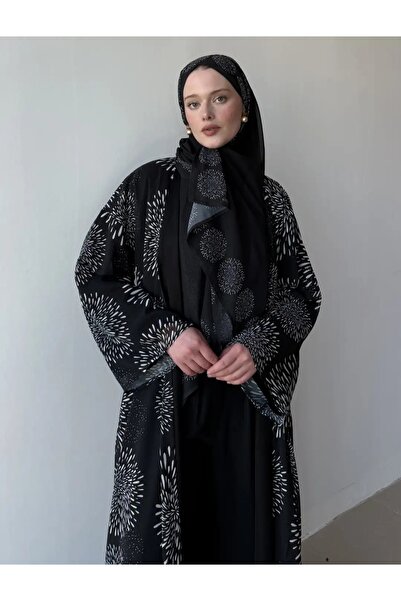 kyline Zerkaf Abaya