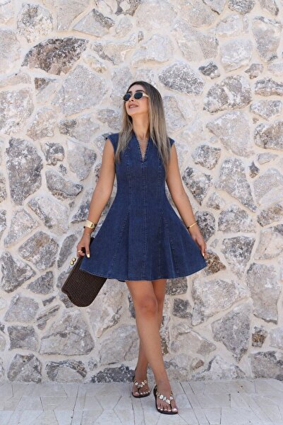 bytugcekaya Rochie din denim albastră cu detaliu în V și mâneci zero