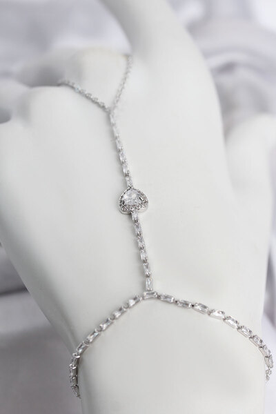 GeeS Global Silver Color Brass Zircon Stone Heart Model Şahmeran