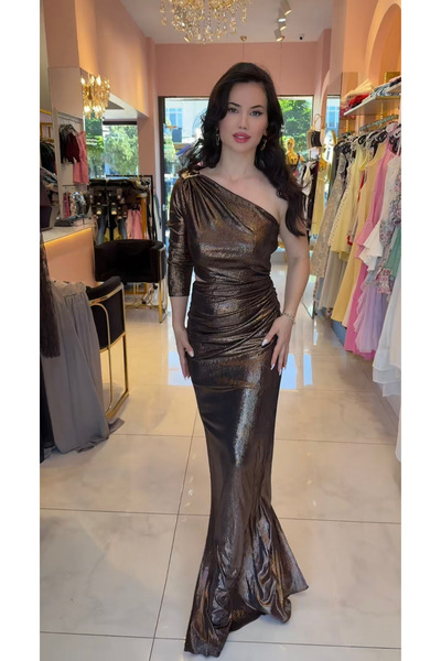 Hatice Altıntaş PARLAK GOLD TEK KOL UZUN ABİYE ELBİSE