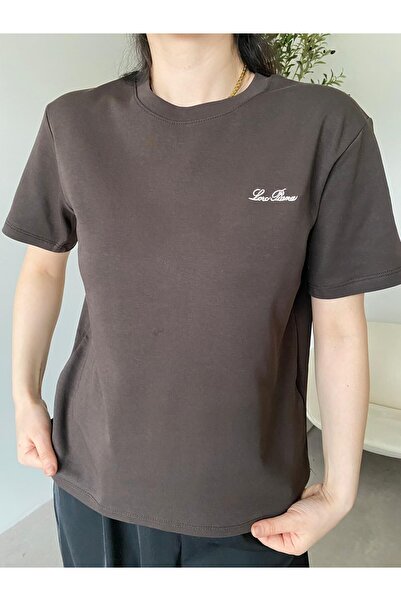 Bade Butik Coffee Written Brand Model T-Shirt