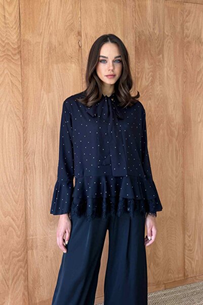 Melike Tatar Puantiye Dantelli Bluz 32-2891