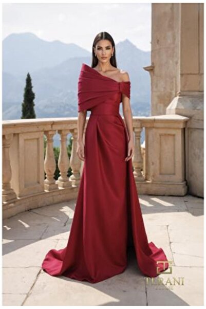 ALPHALUNA Evening Dress with a Composite Cat Shoulder Design