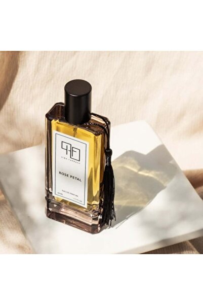 Hiba Farrash ROSEPETAL PERFUME