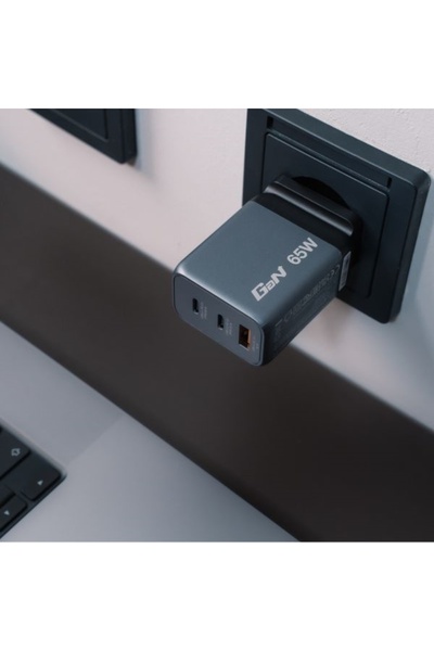 Verbatim GNC-65 65W GaN Φορτιστής τοίχου, 2x USB-C, USB-A, Γκρι