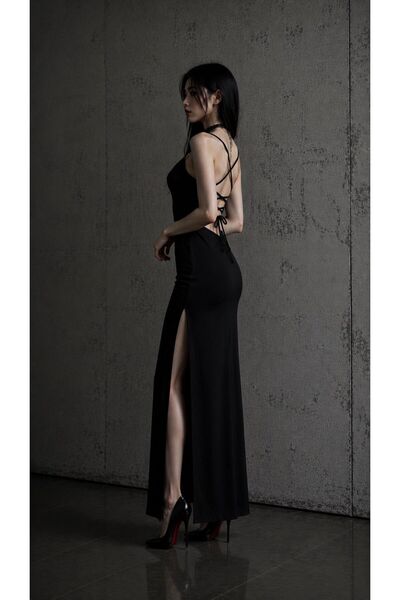 İsra Ayyıldız Moonstar Collection Sırt Dekolteli Uzun Yırtmaçlı Bacak ve Sırt...