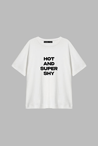 Bak Moda Hot and Super Shy Printed White Relaxed Fit Women's Tshirt