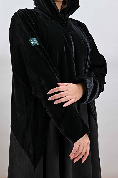Lavin Winter Velvet Abaya with Suede Fabric Insert