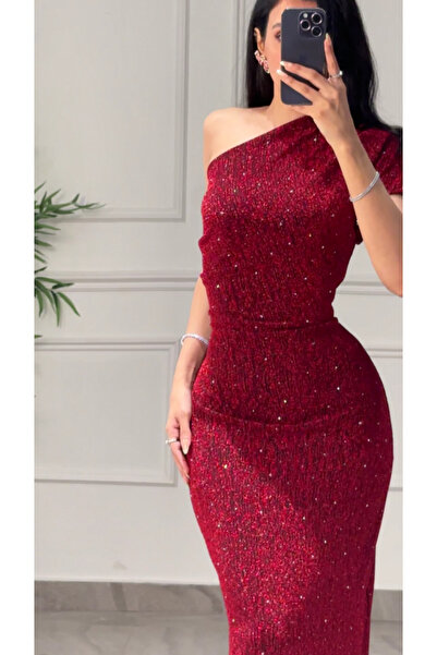 it's Mine One-Shoulder Shiny Red Evening Dress with a Tailored Fit