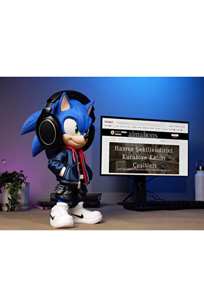 almalions Sonic Figure Headphone Holder Stand - Over-Ear Headphone Stand - He...