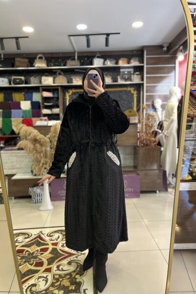HÜMEYRA BUTİK Stone Detailed Fur Hat