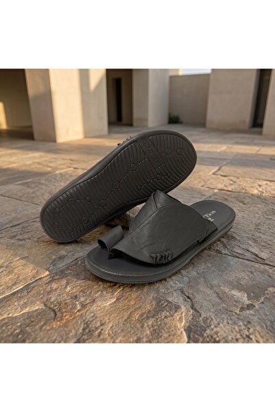 Chyfly Men's Leather Toe Loop Sandals Summer Soft Sole Slippers Casual Beach ...