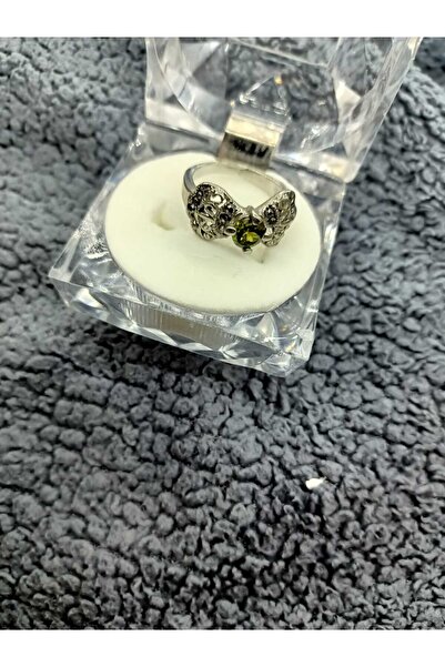 QF Shining Stone Stylish Design Ring