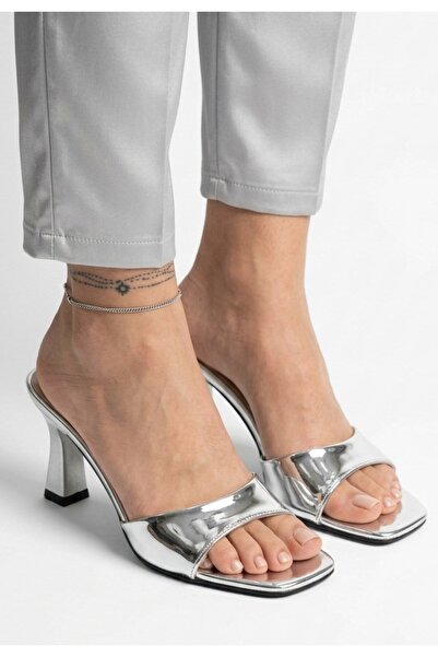 Generic Brand Jova Silver Patent Leather Heeled Slippers