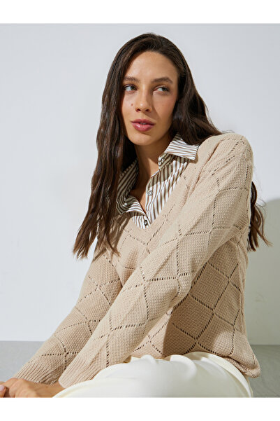 Styli Beige Pointelle Diamond Pattern Knit Top