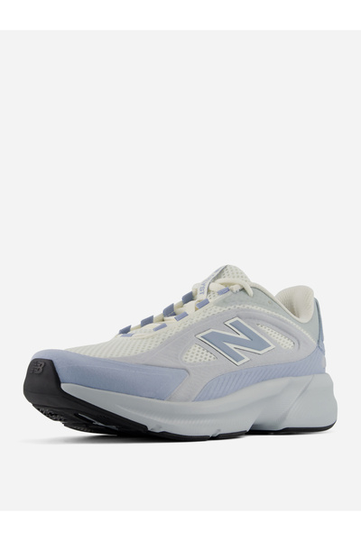 New Balance حذاء رياضي نسائي من القماش باللون الرمادي