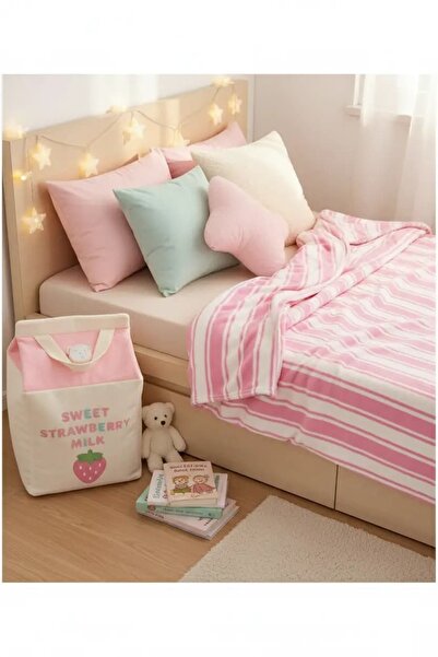 Miniso Lisanslı Strawberry Polar Battaniye 100 x 140 Cm – Süt Kutulu Taşınabi...