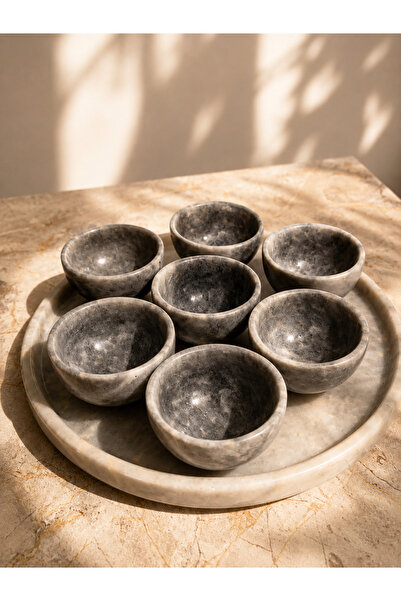 Stone & Shine Doğal Gri Mermer Çerezlik & Sosluk Sunum Seti – 7 Kase + Tepsi