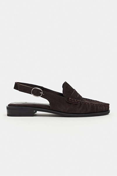 NİŞANTAŞI SHOES صندل نسائي من توسكي بلون بني داكن مع حزام من الجلد السويدي ون...