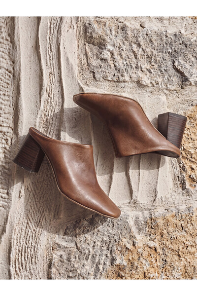 LC Waikiki Nevavm Leather-Look Women's Heeled Slippers with a Difference