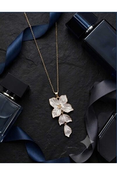 Sakura Sallantılı Beyaz Çiçekli Çelik Kolye
