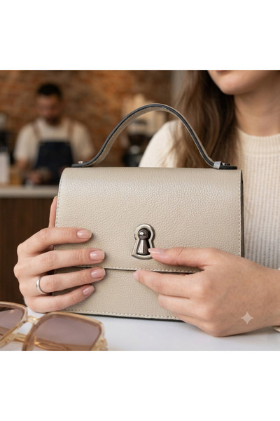 valentina victoria Valvic Genuine Leather Small Classic Women's Bag.