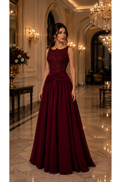 Barly Luxurious Burgundy Evening Gown, Embellished with Beads and Sequins, Fe...