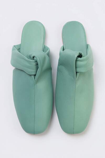 TRENDYOL SHOES Papuci de damă din piele naturală mentă